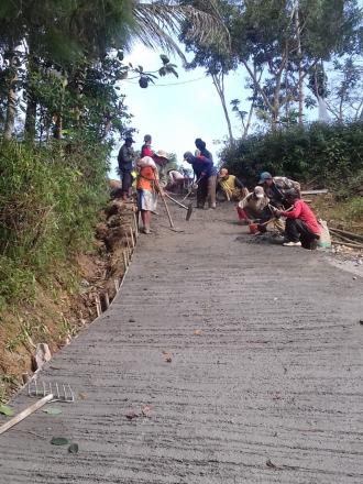 PEMBANGUNAN RABAT JALAN DUSUN KARANGTENGAH